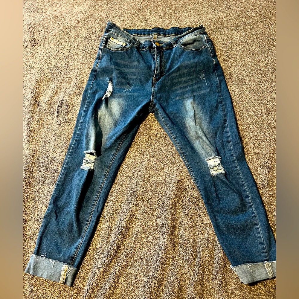 Shein women’s size large jeans/ capri